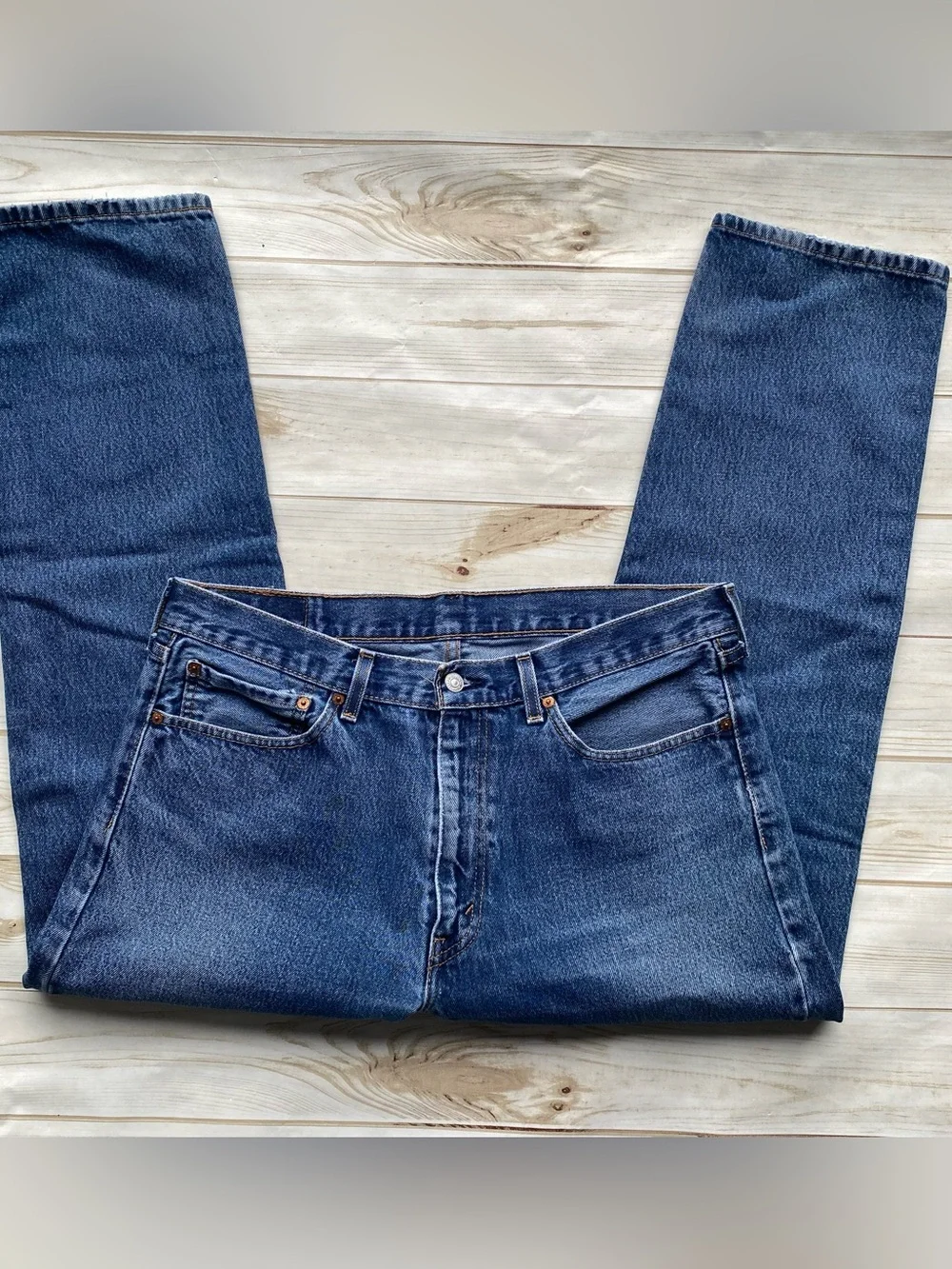 Levi’s 505 Classic regular fit straight leg medium wash denim jeans timeless 35
